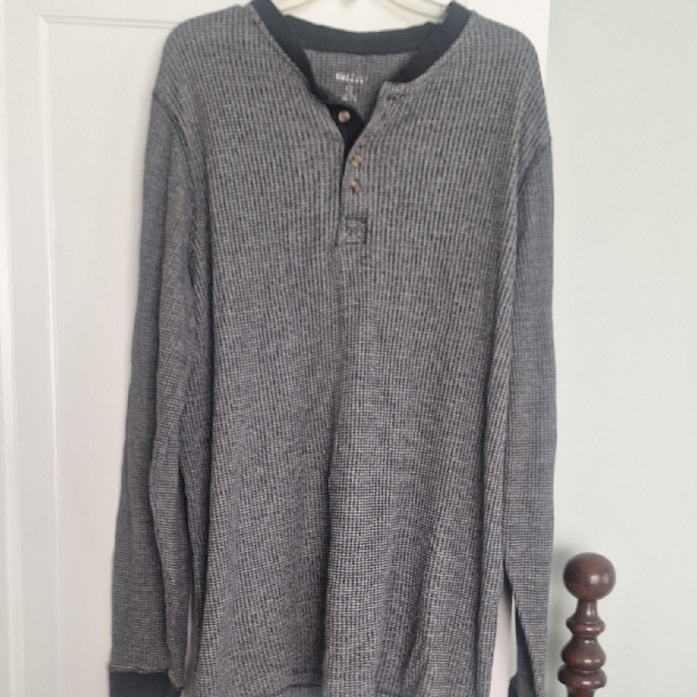 Men's Gray Long Sleeve Henley Shirt